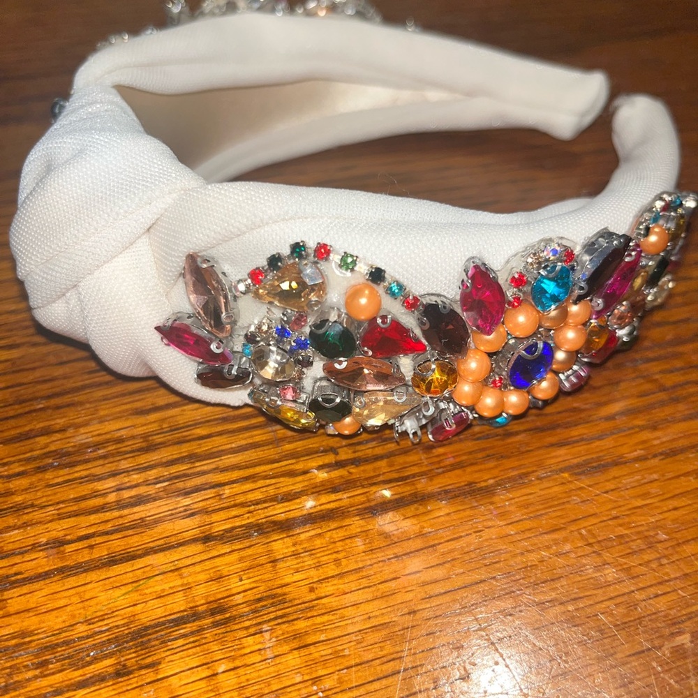 🆕 Ivory beaded headband with accents